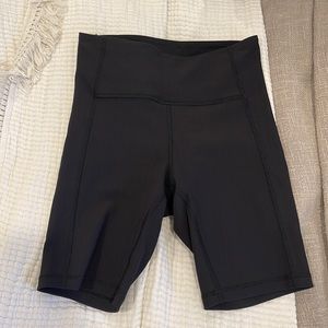 Lululemon Ribbed Bike Short 8"